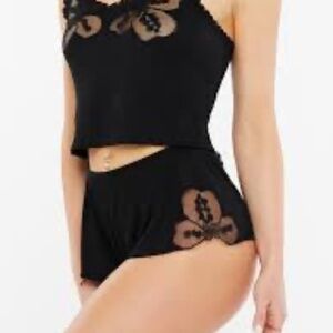 Savage X Fenty Black Peek Behind the Lace Sleep Shorts Medium M